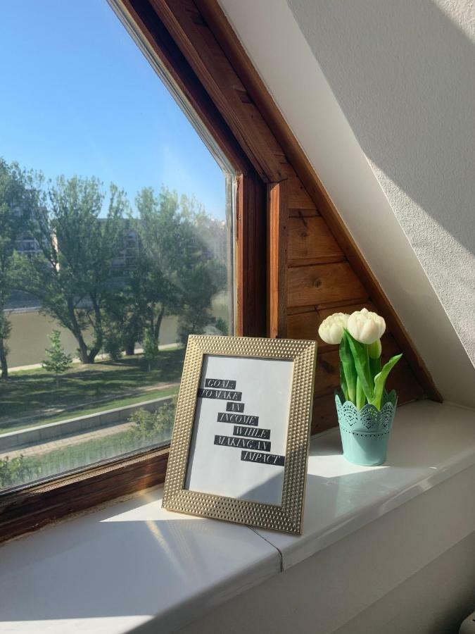 Appartamento Gem In Gyor - Free Parking Esterno foto